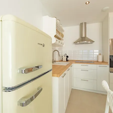 Apartment Centric, Amazing Views, Garage And Fibre Wifi