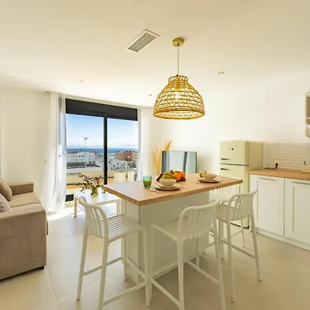 Apartment Centric, Amazing Views, Garage And Fibre Wifi *