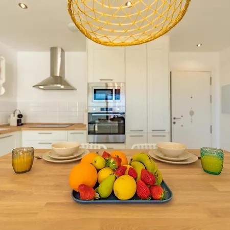 Apartment Centric, Amazing Views, Garage And Fibre Wifi *