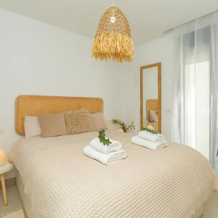 Apartment Centric, Amazing Views, Garage And Fibre Wifi